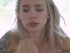 Blondine, Blasen, Hundestellung, Lecken, Im freien, Muschi, Russisch, Tätowierung