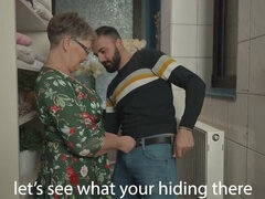 Grote mammen, Blond, Diep in de keel, Sperma in gezicht, Omie, Handbeurt, Hd, Verassing