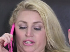 ぽっちゃり, デカパイ, ブロンド, 指いじり, Hd, レズビアン, 下着, オマンコ