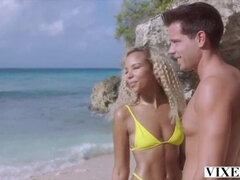 Plage, Blonde, Sucer une bite, Tir de sperme, En levrette, Léchez, Chatte, Chevaucher