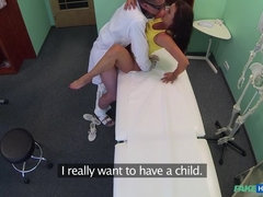 Tromperie, Éjaculation interne, Médecin, En levrette, Léchez, Chatte, Uniforme, Voyeur