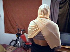Let see how this Arab babe sucked and got fucked