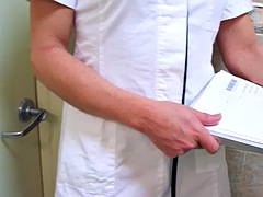 Blond, Harig, Masturbatie, Rijpe lesbienne, Moeder die ik wil neuken, Verpleegster, Alleen, Uniformpje