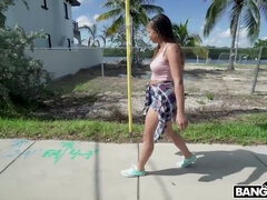 Grosser arsch, Grosser schwanz, Braunhaarige, Bus, Auto, Im freien, Pov, Jungendliche (18+)