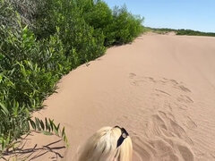 Amateur, Playa, Mamada, Corridas faciales, Masaje, Pequeña, Pov, Público