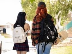 Fingern, Interrassisch, Küche, Lecken, Masturbation, Schulmädchen, Entkleiden, Jungendliche (18+)