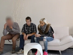 Enthousiasteling, Blond, Pijpbeurt, Stel, Man die toekijkt, Tsjechisch, Hd, Geld