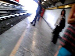 Extragera Delgadita Y Piernuda Hermosa