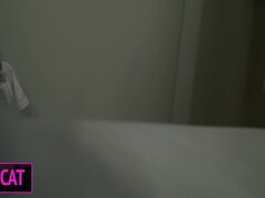 Grosser schwanz, Grosse titten, Spermaladung, Handjob, Wichsen, Milf, Stiefmutter, Überraschung