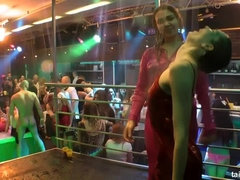 Rubia, Bailar, Interracial, Besar, Orgía, Fiesta, Satén, Ducha