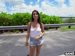 Amateur, Sucer une bite, Brunette brune, Bus, Éjaculation interne, Fille latino, Chevaucher, Rasée