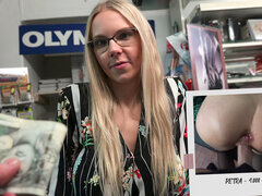 Anaal, Grote mammen, Blond, Bedriegen, Diep in de keel, Handbeurt, Kut duiken, Bekijker
