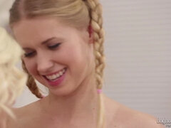 Tetas grandes, Rubia, Universidad, Lesbiana, Lamidas, Madres para coger, Perforación, Tetas