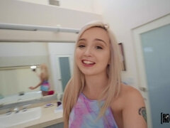 Américain, Anal, Cul, Blonde, Béant, Branlette thaïlandaise, Seins naturels, Adolescente