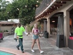 18, 美女, デカ尻, デカチン, イマラチオ, バック, 異人種間, ポルノスター