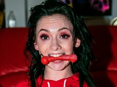 Mamada, Morena, Corridas, Estilo perrito, Corridas faciales, Tetas naturales, Cabello corto, Tetas