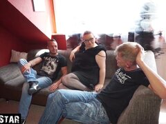 Enthousiasteling, Mooie dikke vrouwen, Pijpbeurt, Mollig, Sperma in mond, Duits, Kut duiken, Roodharige vrouw