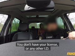 Enthousiasteling, Kont, Grote mammen, Auto, Masturbatie, Buiten, Roodharige vrouw, Uniformpje