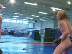 Tussi, Blondine, Zickenkampf, Puppe, Kleid, Behaart, Lesbisch, Hure