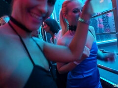 Nana, Dingue, Érotique, Branlette thaïlandaise, Hard, Orgie, Public, Nénés