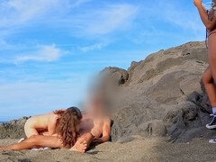 Grosser schwanz, Sperma im mund, Flashen, Handjob, Selbstgemacht, Italienisch, Flotter dreier, Unter dem rock