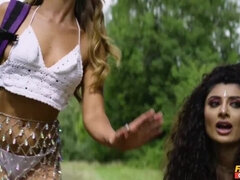 Жопа, Британки, Брюнетки, Европейки, Натуральные сиськи, Киски, Короткая стрижка, Тату