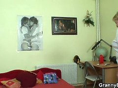 Grosse titten, Blasen, Schwanz, Oma, Hausfrau, Riesig, Reif, Ehefrau