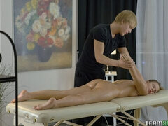 Grosser arsch, Grosser schwanz, Schwanz, Hundestellung, Massage, Ablutschen, Jungendliche (18+), Titten
