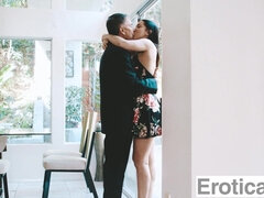 Pijpbeurt, Bruinharig, Diep in de keel, Erotisch, Voeten, Latijnse vrouw, Tieten likken