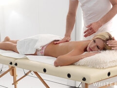 Blondine, Spermaladung, Schwanz, Europäisch, Hardcore, Ungarisch, Massage, Öl