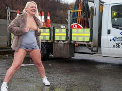 Rubia, Fetiche, Despelote, Novia, Madres para coger, Desnudo, Orinar, Público