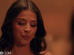 69 negenenzestig, Rondborstig, Gezichtzitten, Lesbisch, Natuurlijke tieten, Realiteit, Voorbinddildo, Speelgoed