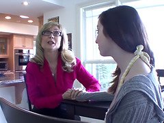 Cougar stepmom gives her twat to young cutie