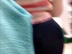 Super bunda em uma legg transparente