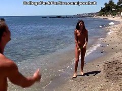 Arsch, Braunhaarige, Hochschule, Party, Öffentlich, Muschi, Student, Jungendliche (18+)