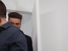 Anal, Brunette brune, Attrapée, Dingue, Fille latino, Transsexuelle, Cheveux courts, Maigrichonne