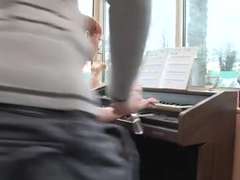 Enora Hardesya baise au cours de musique