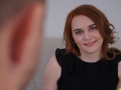 Grosser arsch, Blasen, Hundestellung, Handjob, Rotschopf, Strümpfe, Jungendliche (18+), Titten
