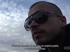 Hunt4k. l'homme devrait regarder comment sa small amie