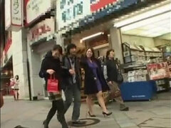 Tetas grandes, Corridas faciales, Japonés, Al aire libre, Público, Puta