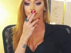 Rubia, Secretaria, Fumando, Medias largas