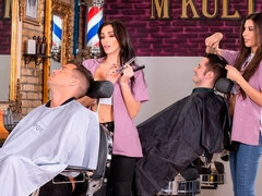 Culo grande, Tetas grandes, Mamada, Morena, Grupo, Madres para coger, Orgía, Afeitado