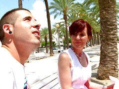 Plage, Gros cul, Grosse bite, Sucer une bite, Rondelette, En levrette, De plein air, Rousse roux