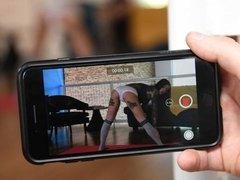 Gros cul, En levrette, Branlette thaïlandaise, Masturbation, Mère que j'aimerais baiser, Rasée, Dénudage, Tatouage