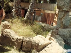 Kont, Grote mammen, Pijpbeurt, Sperma shot, Gapende, Buiten, Geschoren, Tieten likken