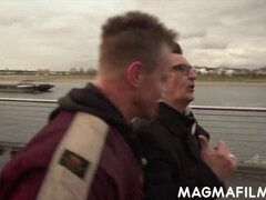 Grosser arsch, Geile alte tussi, Spermaladung, Schwanz, Handjob, Milf, Mutti, Ablutschen