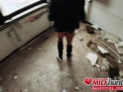 MILF Hunter nails skinny MILF Vicky Hundt in an abandoned place! milfhunter24