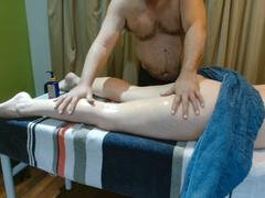 Fingered by the masseur: Big natural tits get special treatment