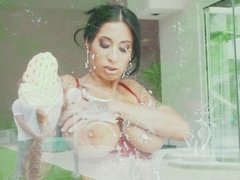 Tetas grandes, Mamada, Corridas, Estilo perrito, Sexo duro, Tetas naturales, Estriptis, Tatuaje