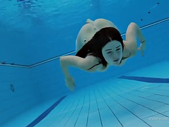 美女, ヨーロピアン, フェティッシュ, 足フェチ, 公共, オマンコ, ロシア人, 水中